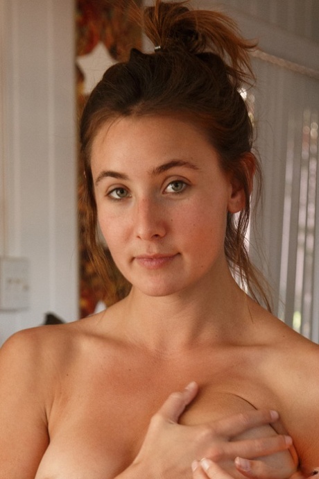 Nora Wolf porn model pictures
