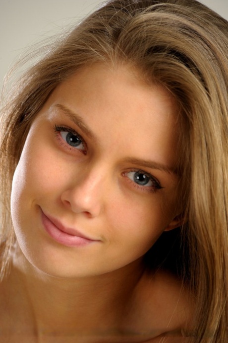 pretty face hot porn pic