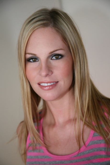 Aimee Addison sexy star pic