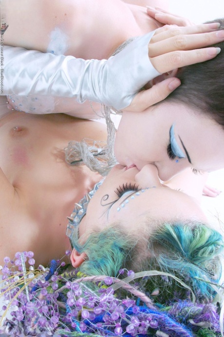 Scar 13 model erotic photo