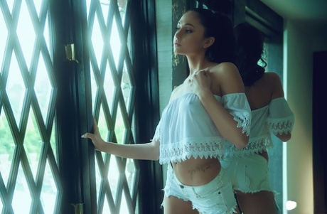 Ariana Marie model pornographic image