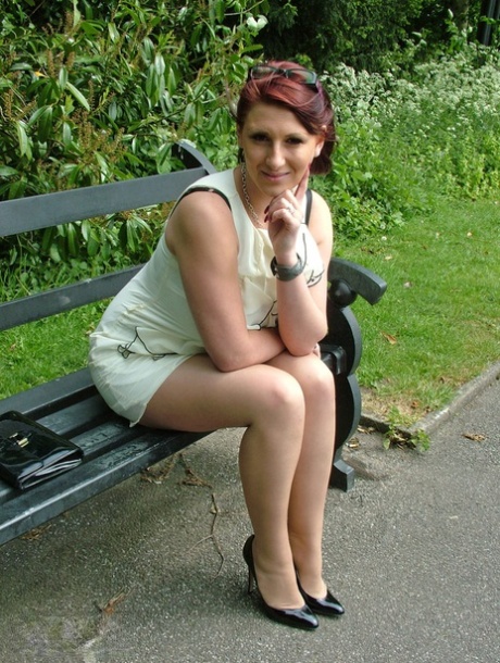 milf buiten hete volwassene foto's