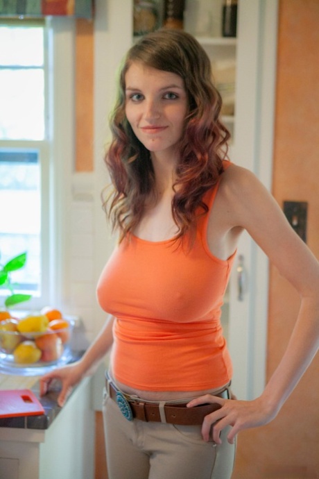 average women hot nude pics