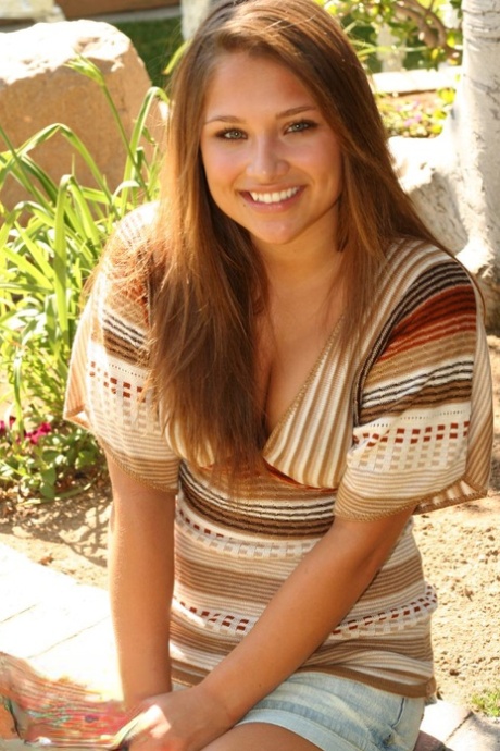 Lili Jensen xxx model galleries