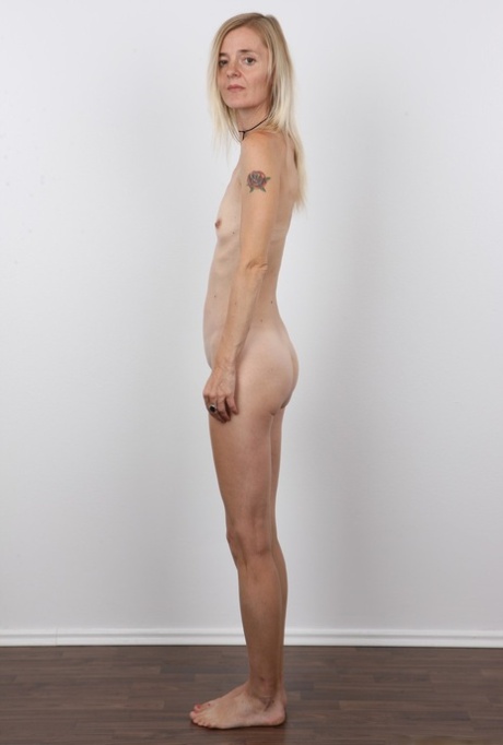 skinny milf pornographic images