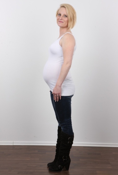 pregnant milf sex photo