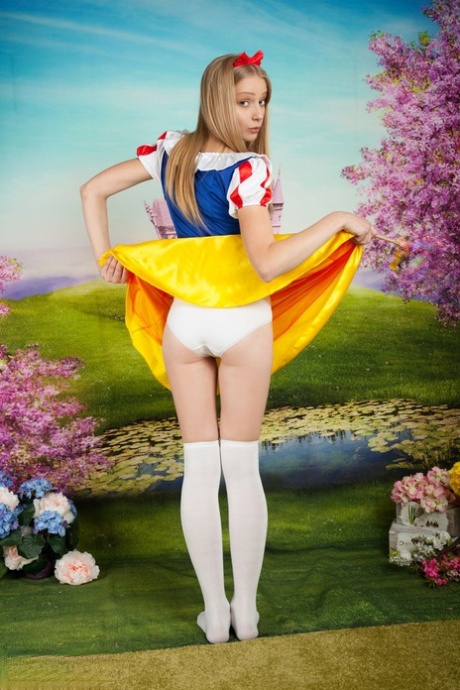 綿のパンティー 美しい裸 写真