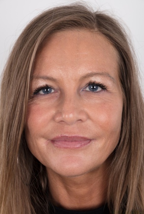 mature babe exclusive galleries