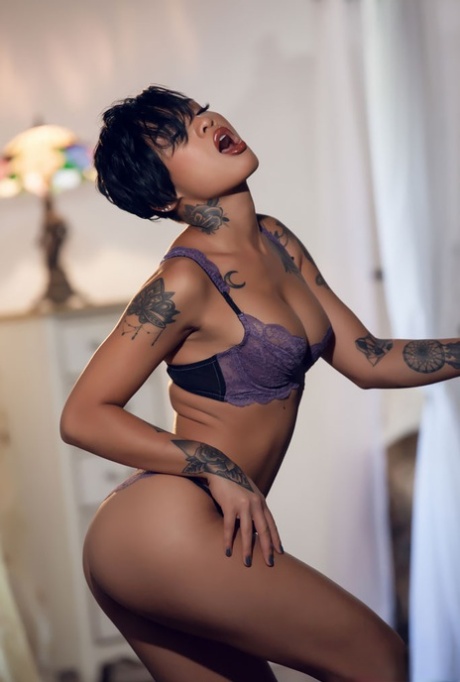 ebony tattoo hot sex img