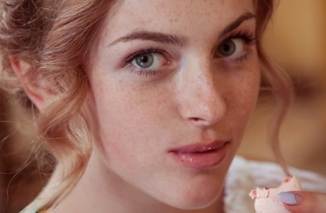 Giovane rossa hd carino img