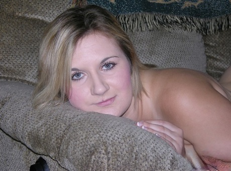 blonde amateur free sexy pictures