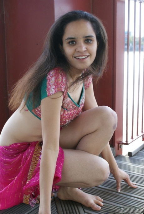 Jasmine Mathur model top photos