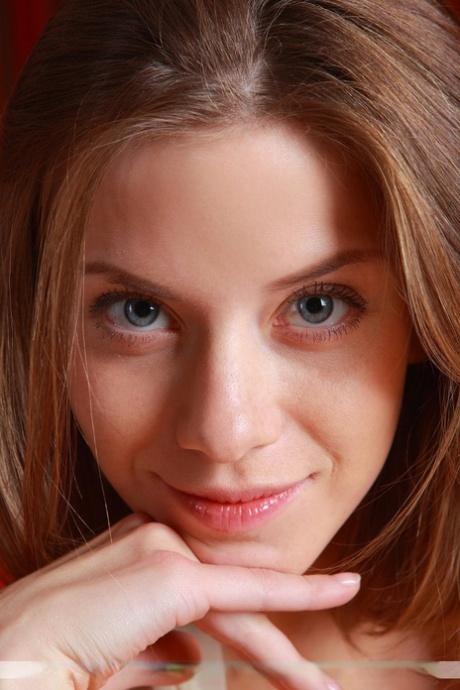 pretty face erotic photos