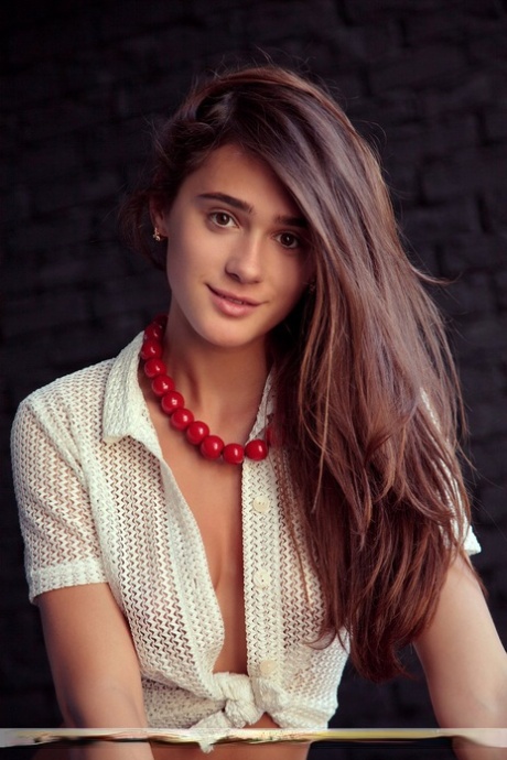 Penelope B Vinona adult model picture