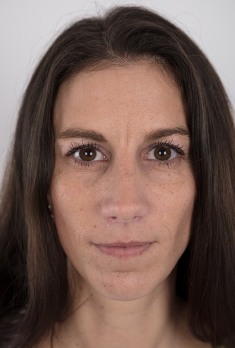 milf magra piuttosto sexy img
