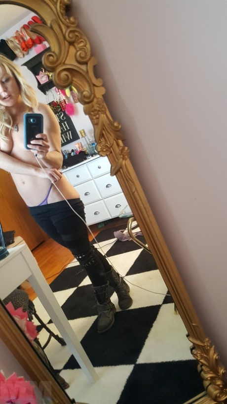 milf selfie free naked pics