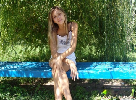 teen public free photo