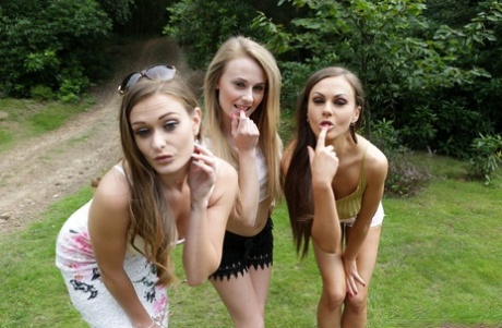 cfnm teen art porn pics