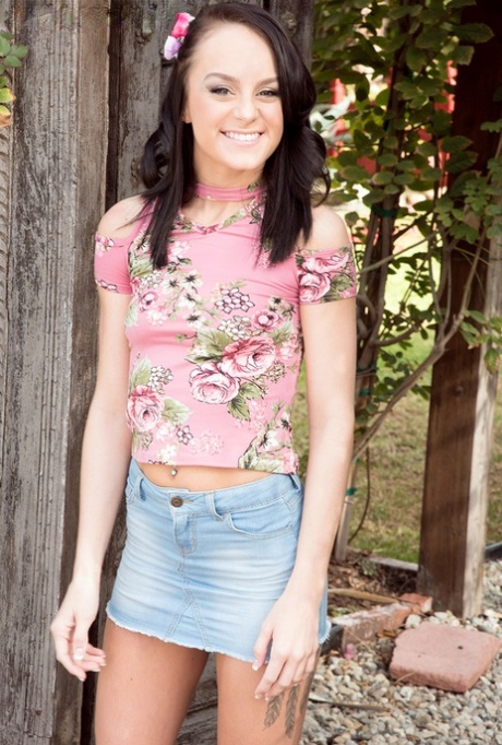 Kylie Martin beautiful actress pic