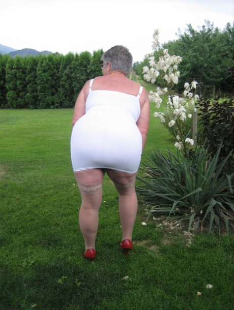 ssbbw granny hot nude images