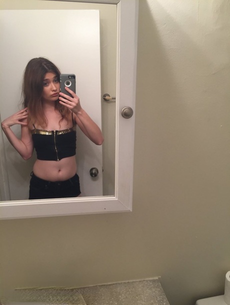 amateur teen selfie porn pictures