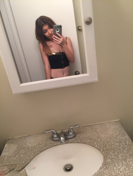 amateur teen selfie hot sexy pics