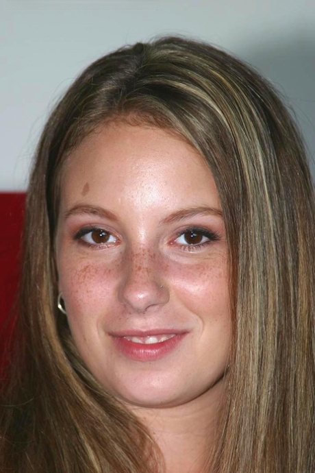 Christie Lee pretty star image