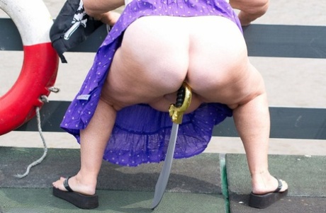 granny upskirt sexy nudes photos
