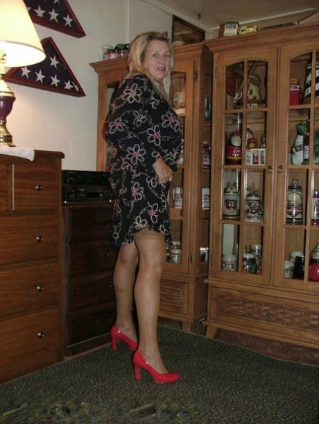 granny skirt beautiful naked photos