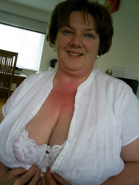 SSBBW große Titten schöne erwachsene foto
