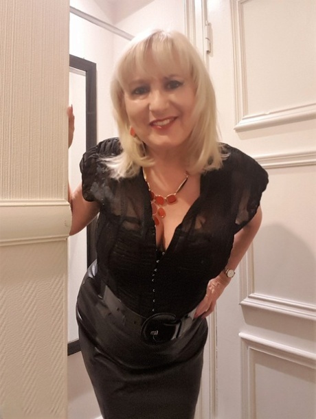 Lorna Blu xxx model img