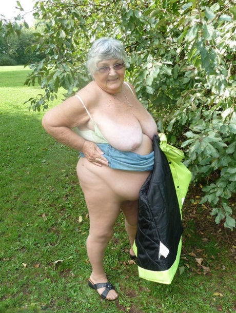 bestemor topp erotisk foto