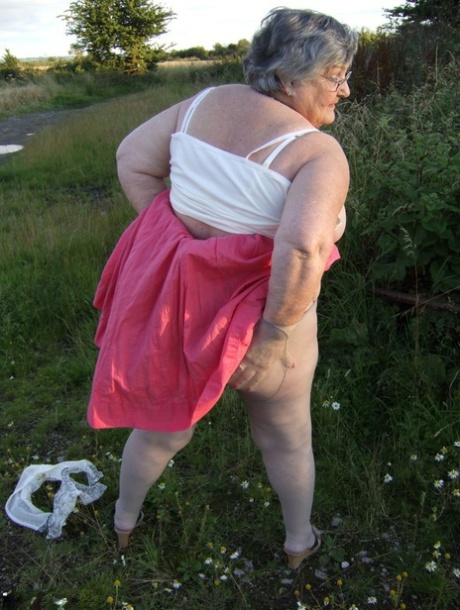 babička pod sukni sexy pěkné sbírka