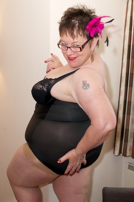 fat ass granny hot nude images