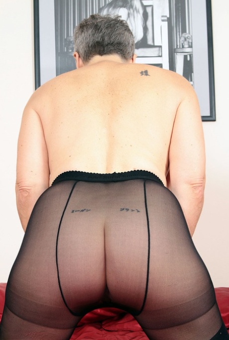 oma panty XXX porno foto's