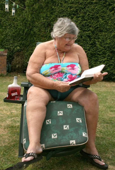 ssbbw granny art naked gallery