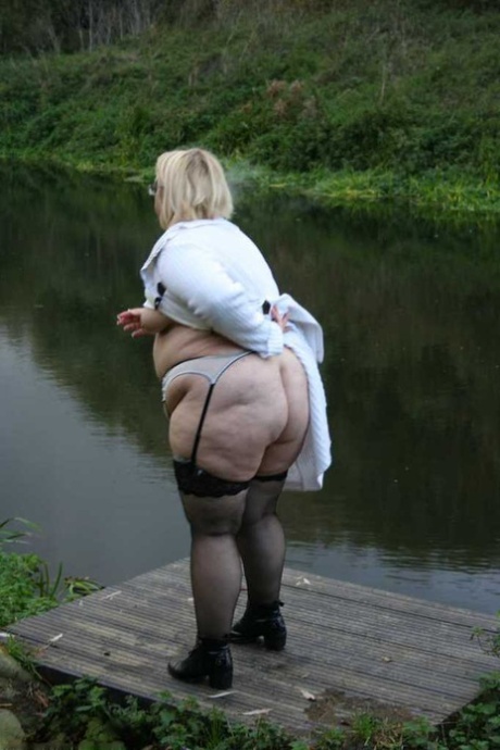 dicke Frau im Freien exklusive top bilder