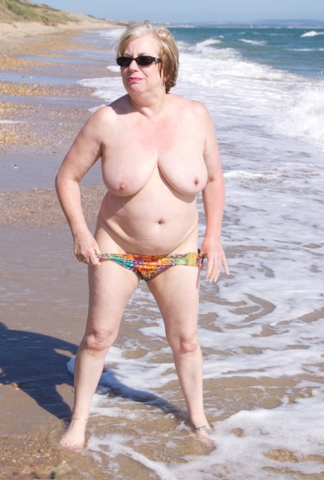 granny beach hd images