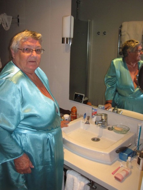 Grandma Libby star erotic galleries