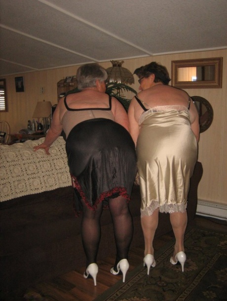 maman blonde haut érotique galerie