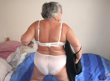 Grandma Libby naked pornstar pictures