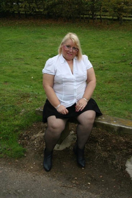 granny skirt beautiful xxx gallery