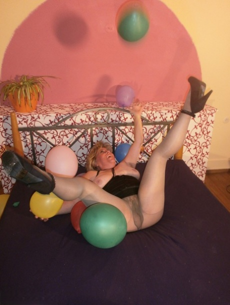 granny pantyhose free sexy pictures