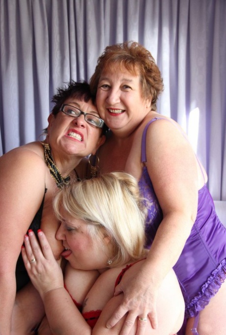 grand-mère lesbienne joli porno des photos