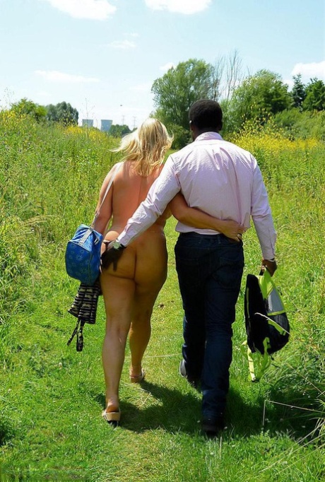 zralý venku sexy umění galerie