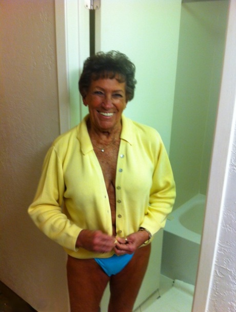 wrinkled granny nudes pictures