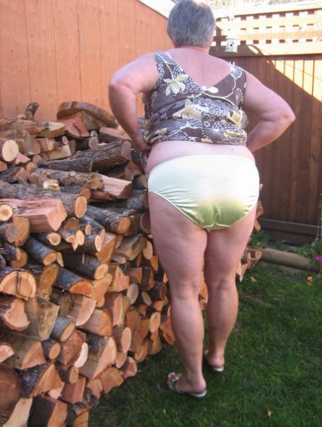 fat ass granny pretty pics