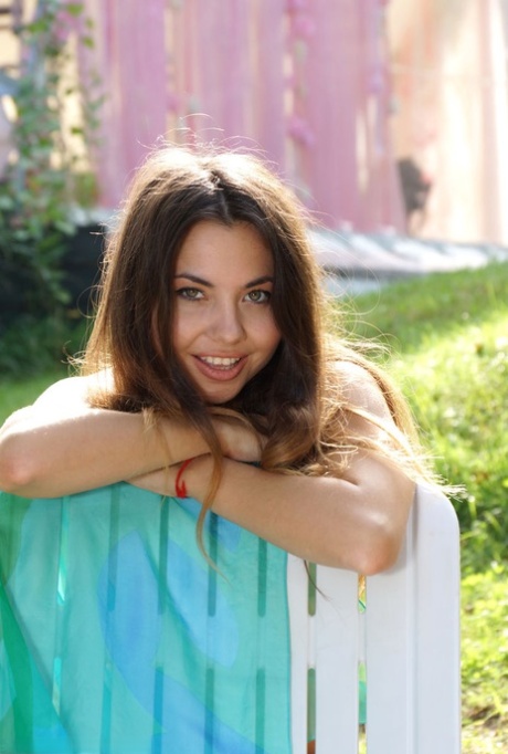 Naomi Gamble hot star gallery