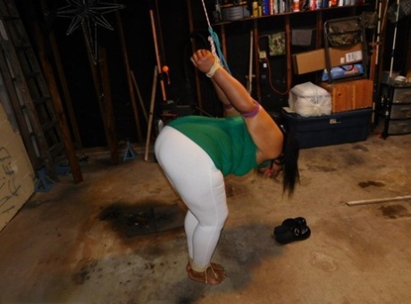 ebony yoga pants porn photo