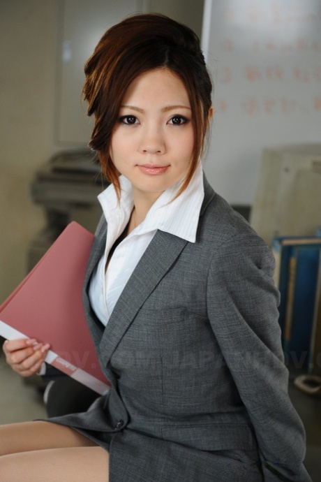 亚洲秘书 性感裸體 畫廊